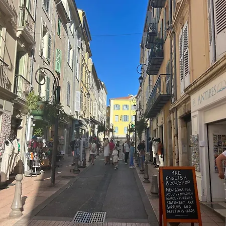 Lumineux Grand 2pieces Antibes, Vieil Lejlighed Antibes